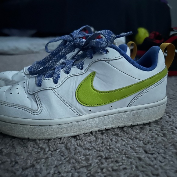 Boys Nike Courtside - Picture 2 of 2